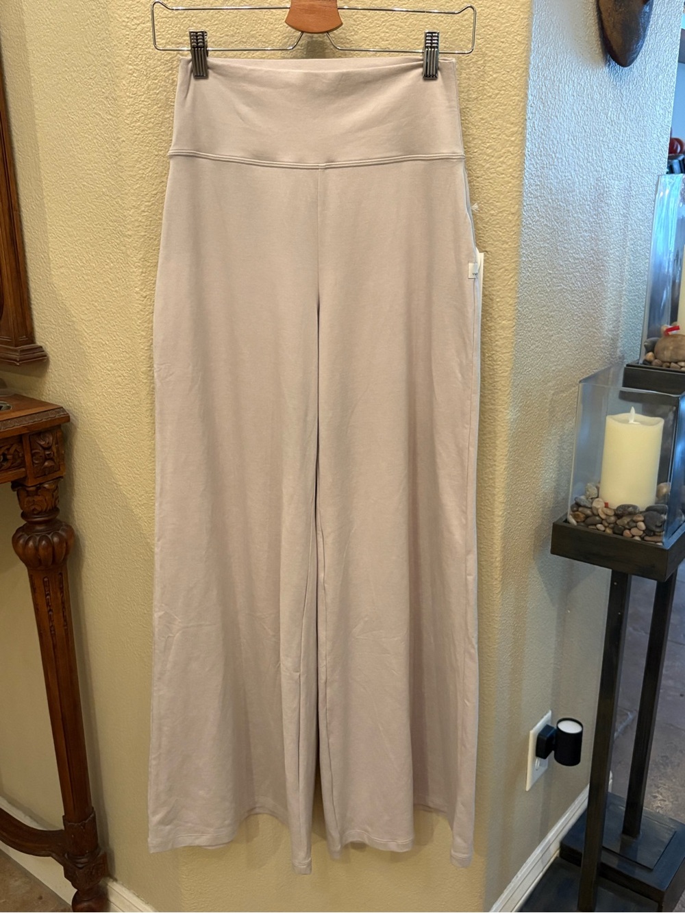 NWT~Vuori Women Escru Heather Halo Easy Wideleg Pants Size Medium - Picture 1 of 9